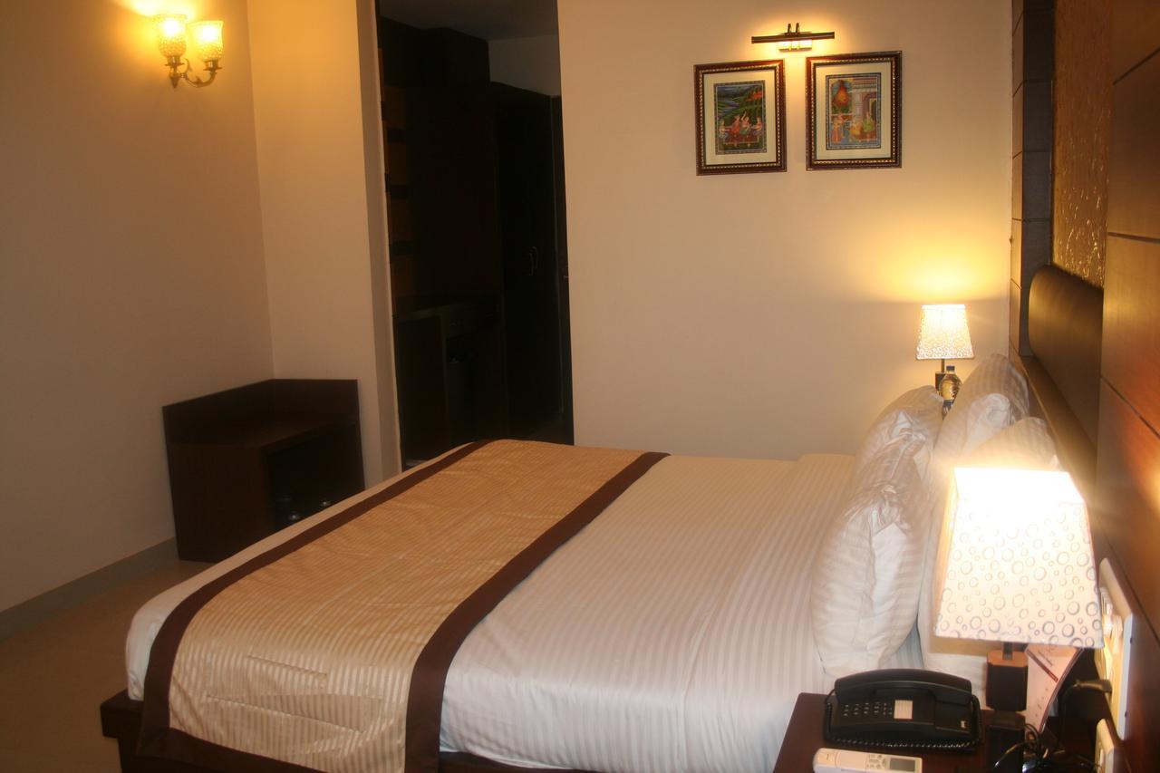 The Royal Retreat Hotel Ranchi Exterior foto